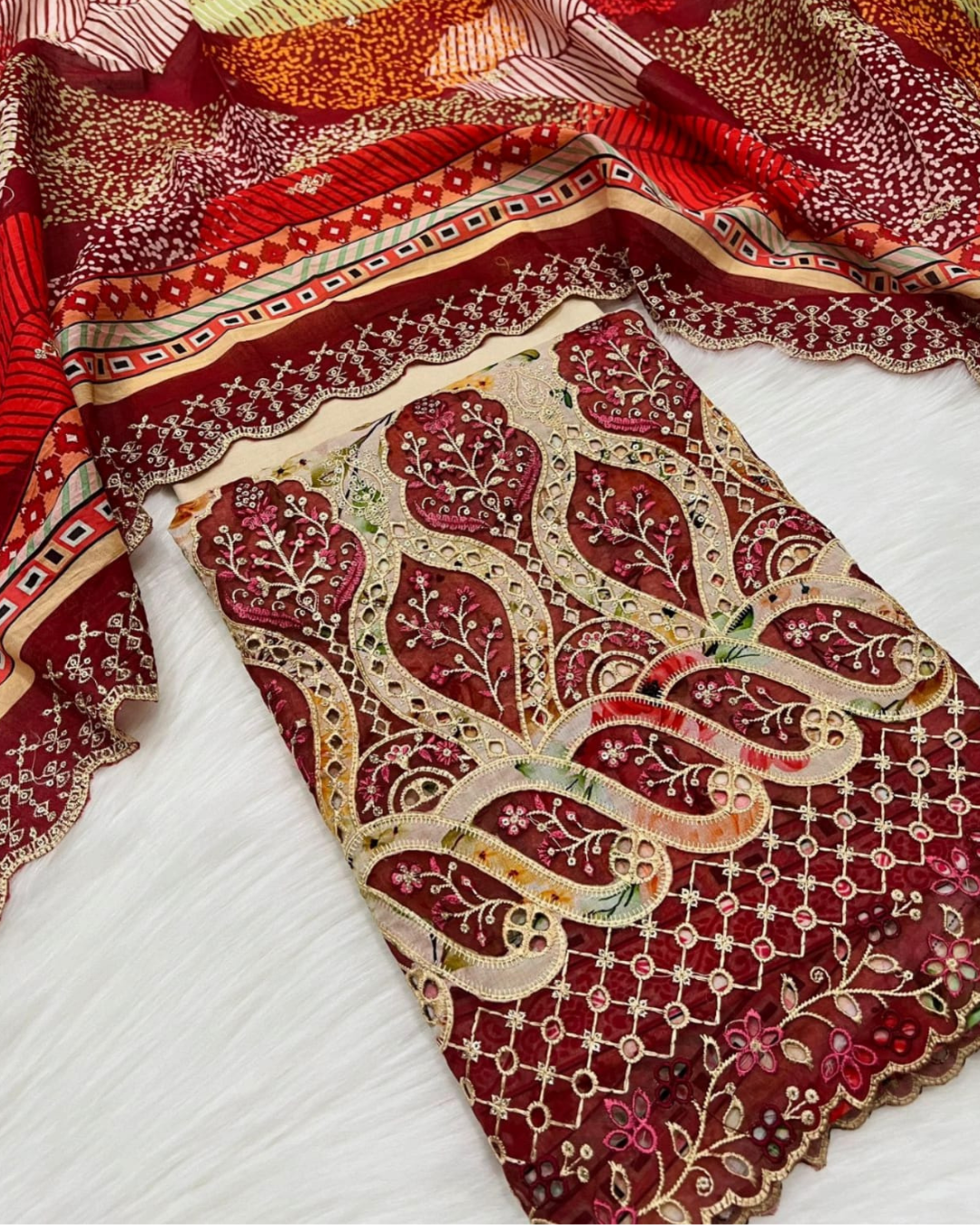 3 Piece - Gold Unstitched Cream Embroidered Lawn Suit