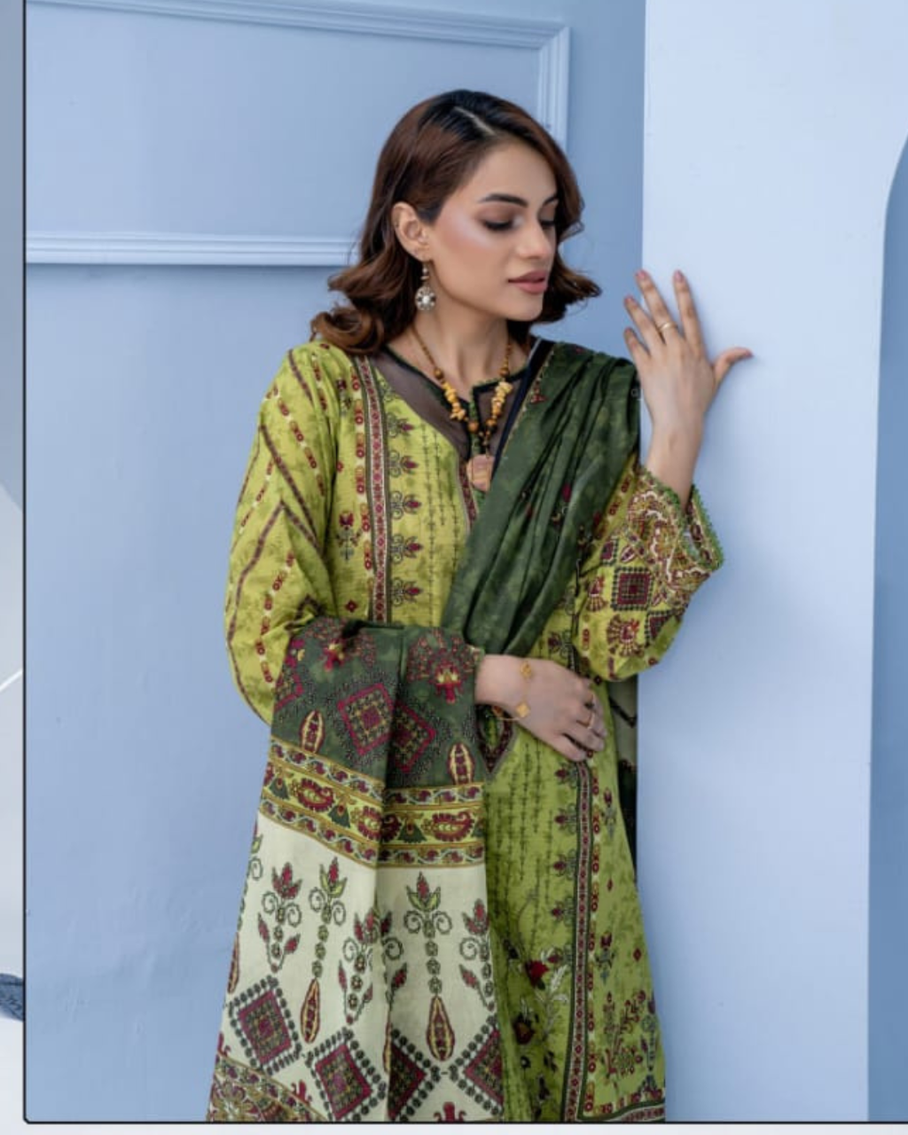 3 Piece - Mojoberry Unstitched Parrot Ladies Banadora Print Lawn Suit