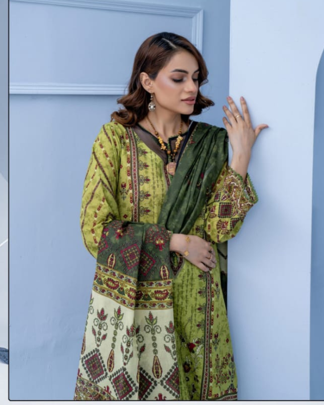 3 Piece - Mojoberry Unstitched Parrot Ladies Banadora Print Lawn Suit