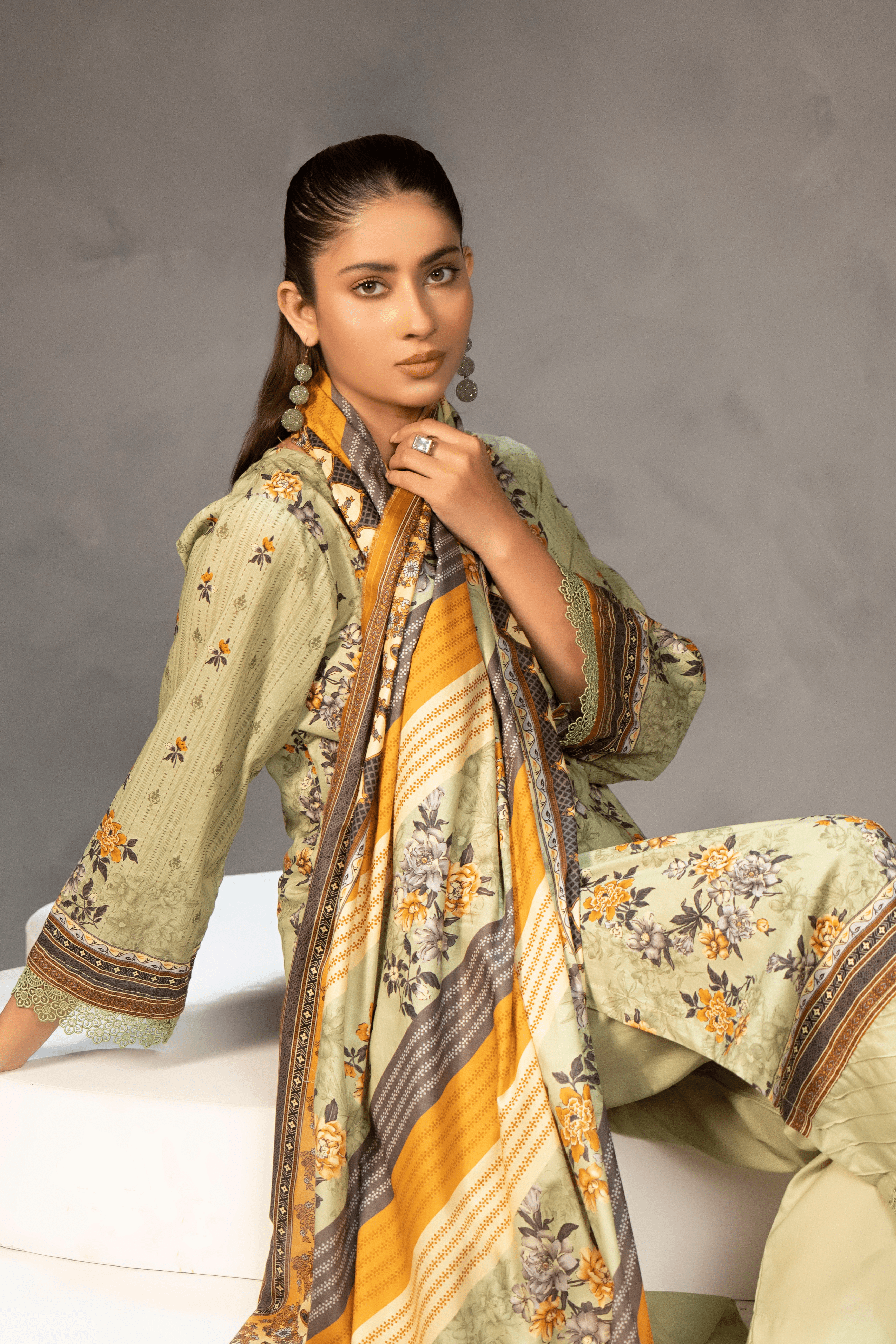 3 Piece - Mahi Unstitched Skin Ladies Transliminor Magic Print Lawn Suit