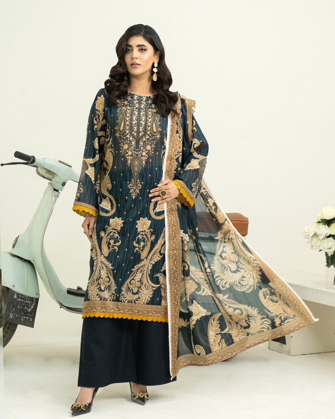 3 Piece - Gold Unstitched Zink Printed Lawn Suit