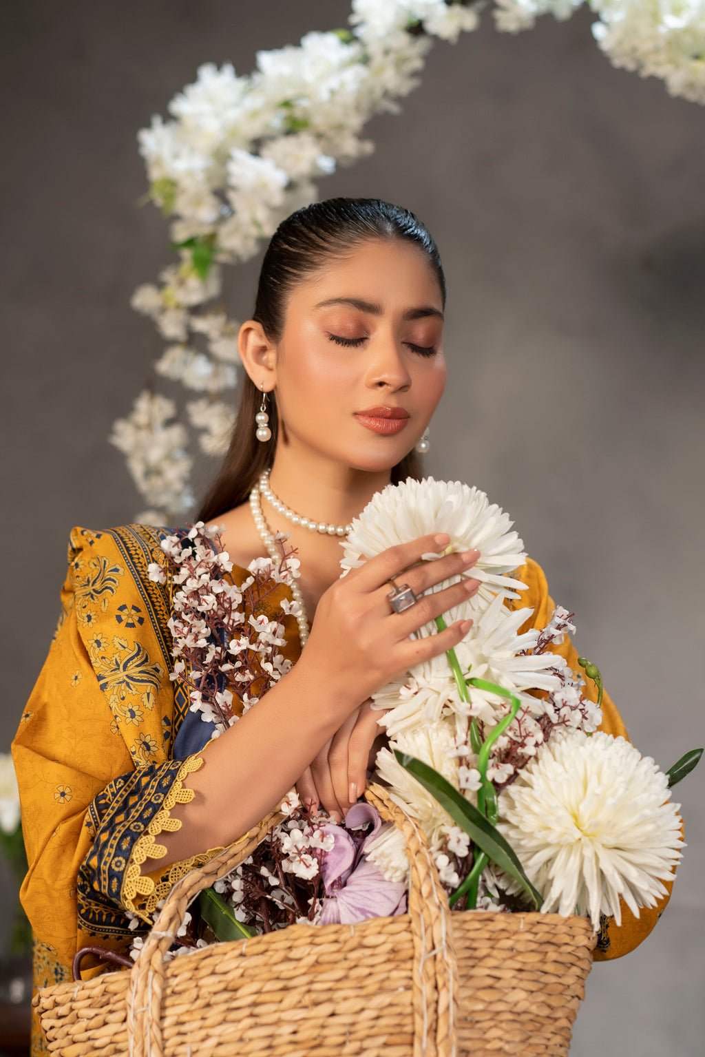 3 Piece - Mahi Unstitched Yellow Ladies Transliminor Magic Print Lawn Suit